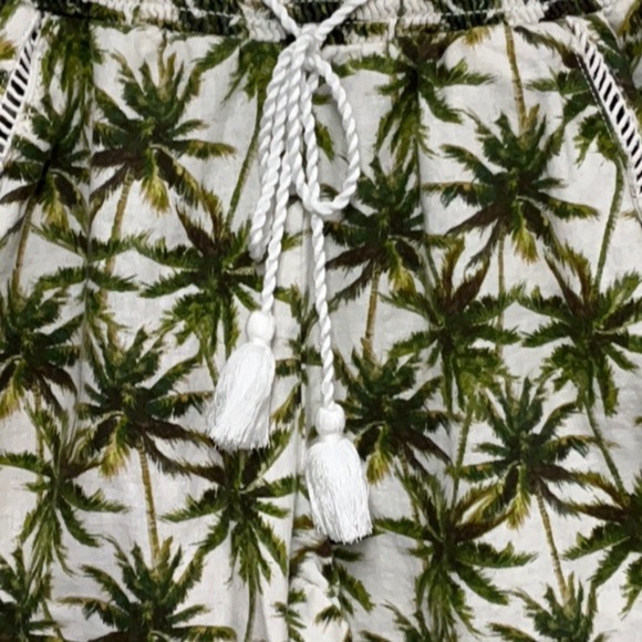 Briggs New York Women’s Green and White High Waist Palm Print Shorts - Picture 2 of 6